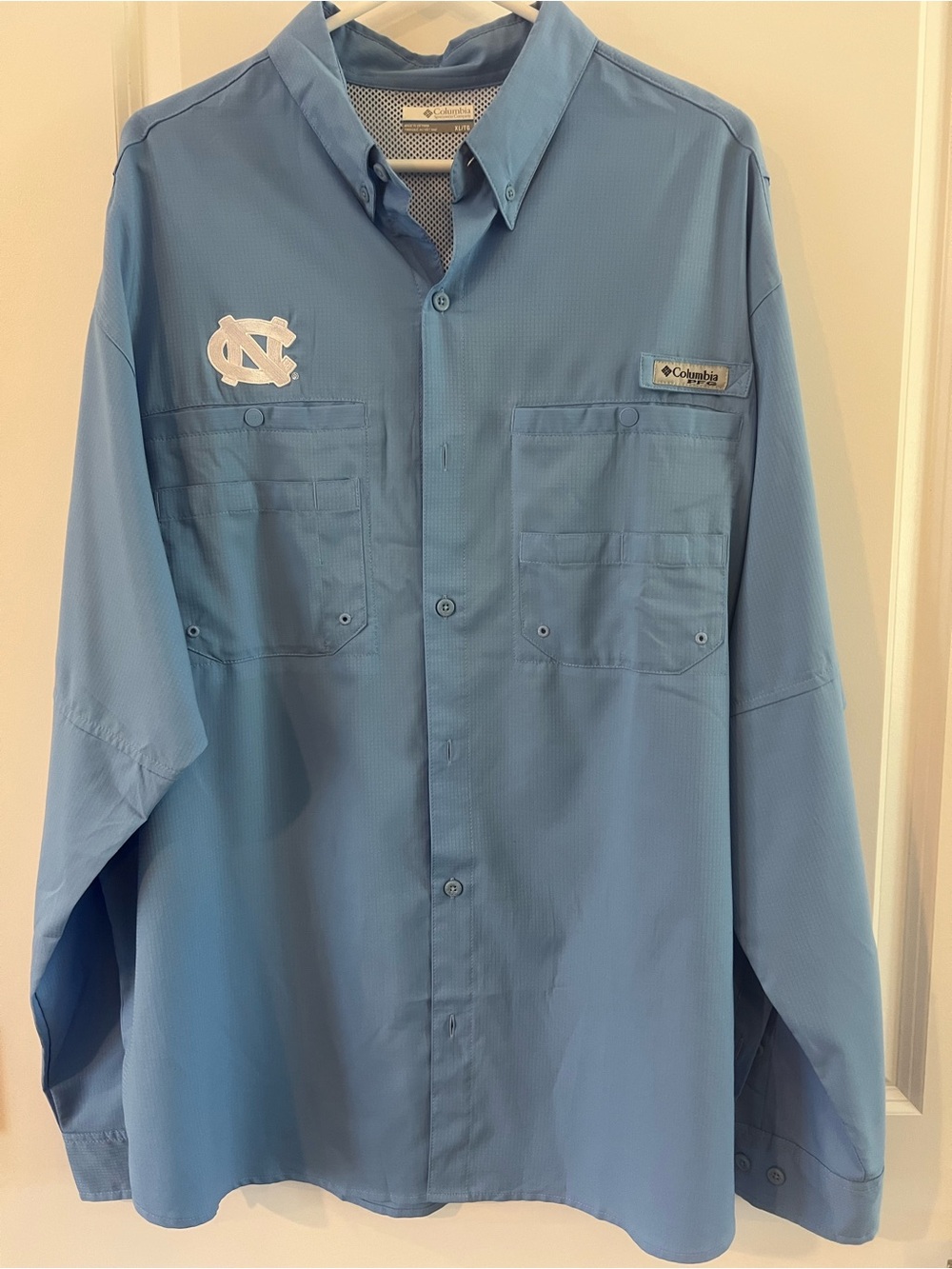 Columbia Men’s North Carolina Light Blue Long-Sleeve Performance Shirt